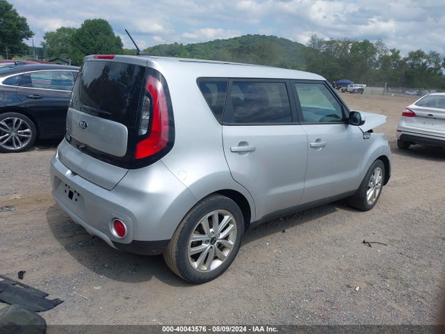 KIA SOUL + 2018 KNDJP3A5XJ7535079 Image 4
