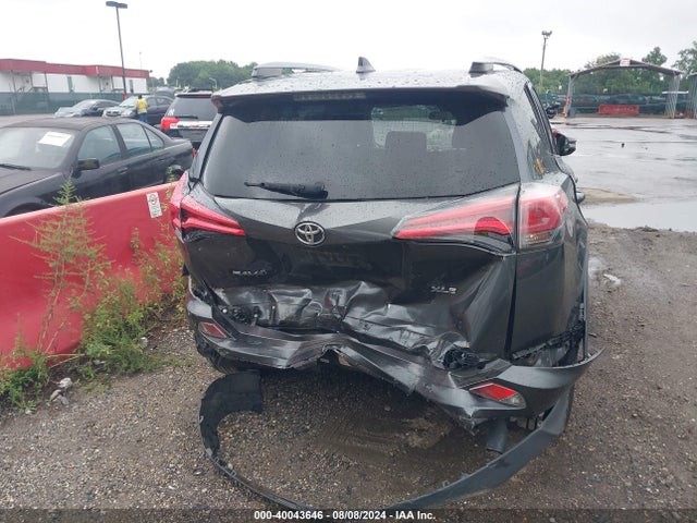 Toyota Rav4 Xle 2017 JTMWFREVXHD100838 Image 16