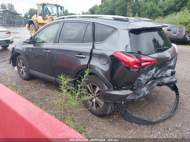 Toyota Rav4 Xle 2017 JTMWFREVXHD100838 Image 3