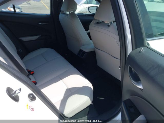 JTHU9JBH5K2013204 Lexus UX 250H