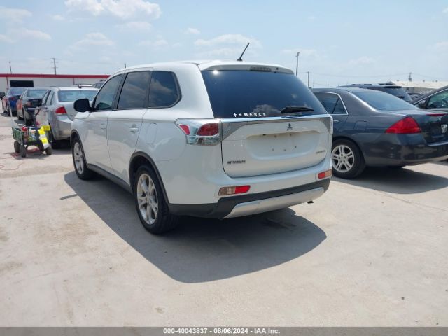JA4AD3A3XFZ001139 Mitsubishi Outlander Se