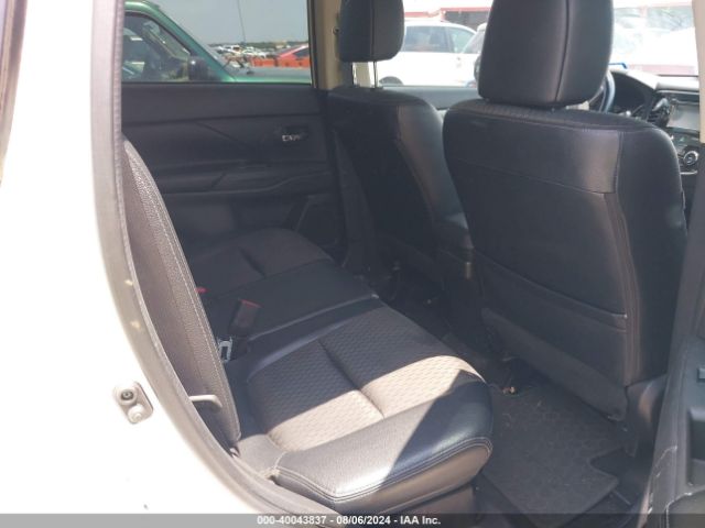 JA4AD3A3XFZ001139 Mitsubishi Outlander Se