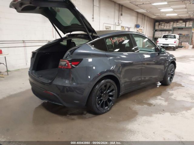 2024 TESLA MODEL Y 7SAYGDEE6RA276840 Photo 3