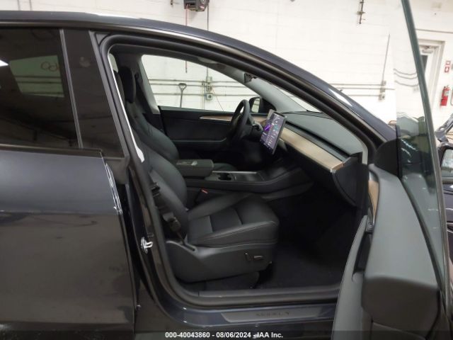 2024 TESLA MODEL Y 7SAYGDEE6RA276840 Photo 4
