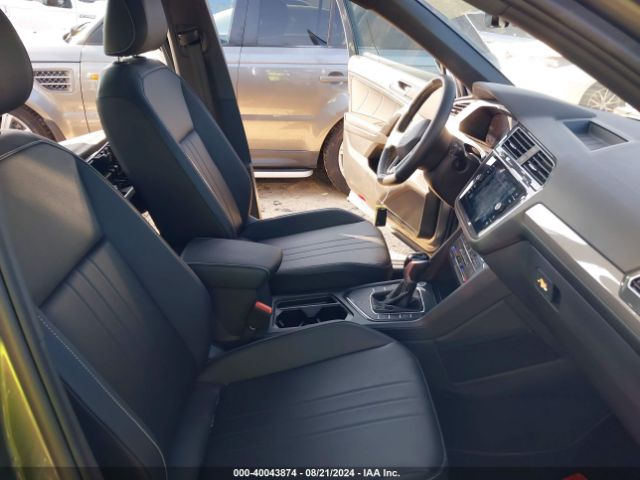 3VVCB7AX4PM079967 Volkswagen Tiguan 2.0t Se R-line Black