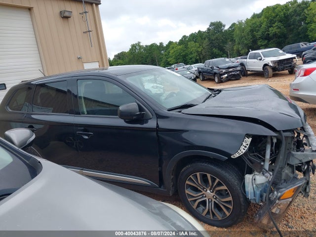 JA4AD2A38GZ061349 Mitsubishi Outlander Es