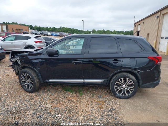 JA4AD2A38GZ061349 Mitsubishi Outlander Es