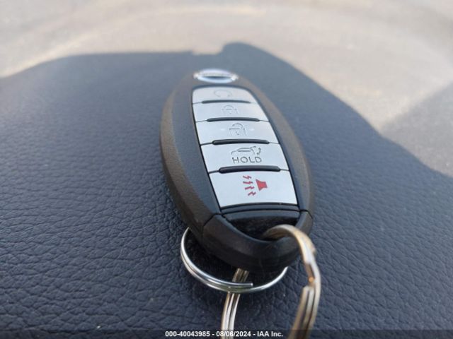 KNMAT2MV6JP560062 Nissan ROGUE SV