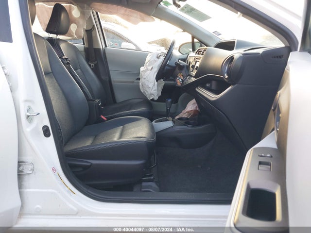 Toyota Prius C Four 2014 JTDKDTB32E1072597 Image 5