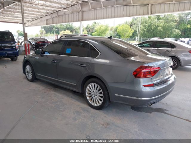 1VWBT7A31HC046865 Volkswagen Passat 1.8t Se