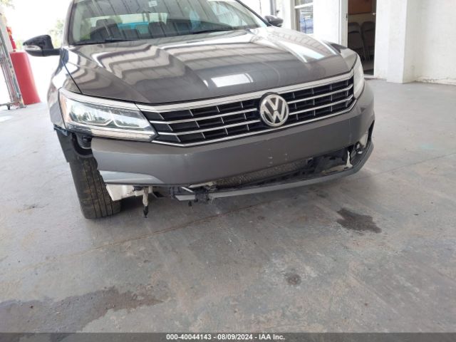 1VWBT7A31HC046865 Volkswagen Passat 1.8t Se
