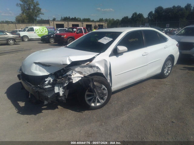 Toyota CAMRY LE 2016 4T4BF1FK1GR546753 Image 2