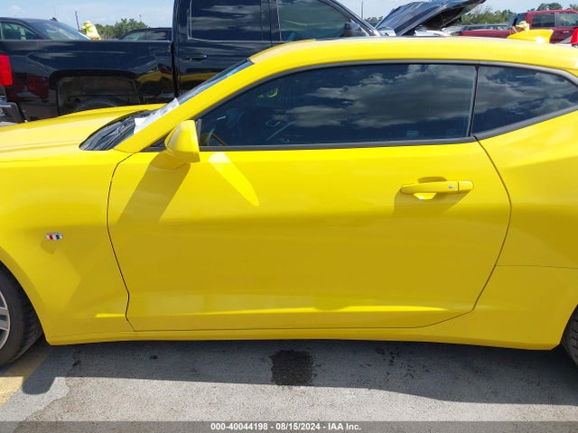 Chevrolet Camaro 1lt 2017 1G1FB1RS8H0200949 Image 15