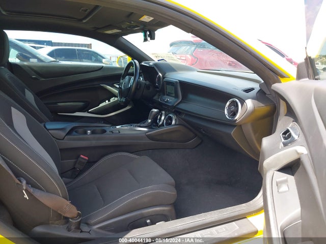 Chevrolet Camaro 1lt 2017 1G1FB1RS8H0200949 Image 5