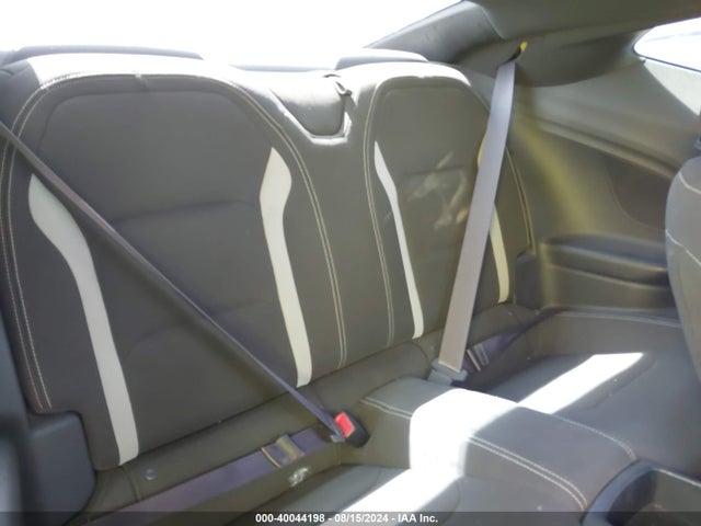 Chevrolet Camaro 1lt 2017 1G1FB1RS8H0200949 Image 8