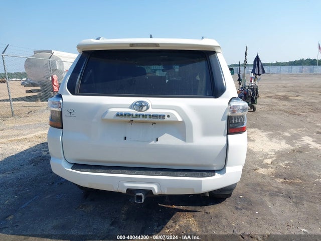 Toyota 4RUNNER SR5 2016 JTEZU5JRXG5125148 Image 17