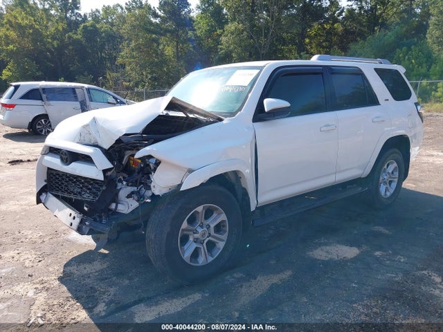 Toyota 4RUNNER SR5 2016 JTEZU5JRXG5125148 Image 2