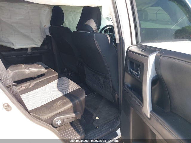 Toyota 4RUNNER SR5 2016 JTEZU5JRXG5125148 Image 8