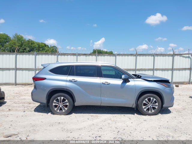 Toyota Highlander Xle 2021 5TDGZRBH6MS086381 Image 13