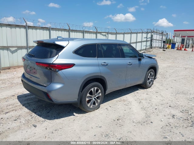 Toyota Highlander Xle 2021 5TDGZRBH6MS086381 Image 4