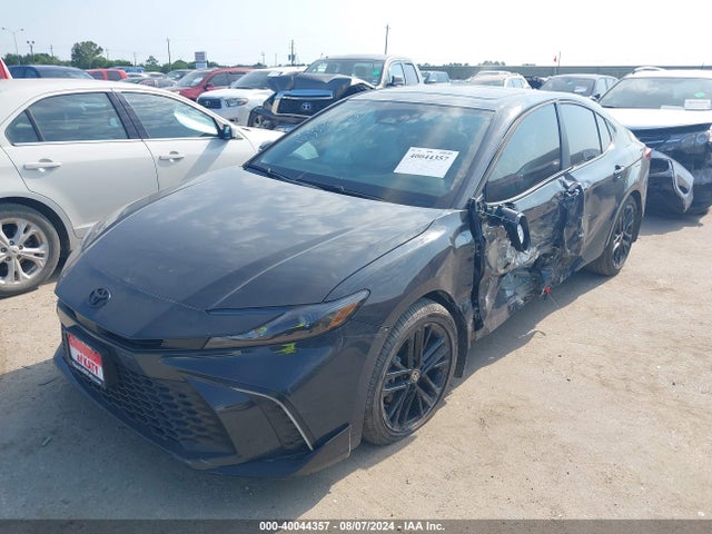 Toyota CAMRY SE 2025 4T1DAACKXSU014626 Image 2