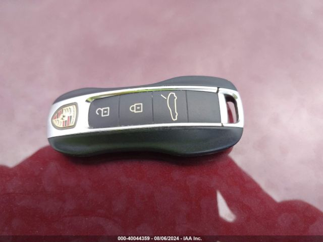 WP0AB2A77JL136034 Porsche Panamera 4s
