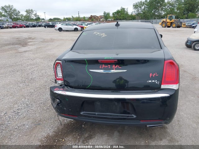 Chrysler 300C 2015 2C3CCAEGXFH779920 Image 16