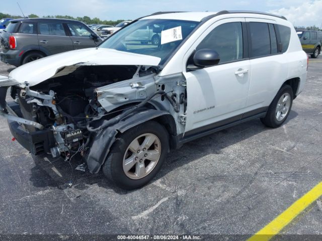 1C4NJCBA9FD273238 Jeep Compass Sport