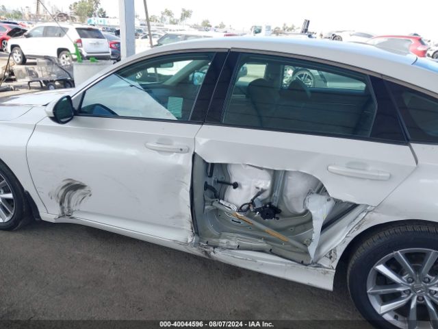 1HGCV1F17NA057710 Honda ACCORD LX