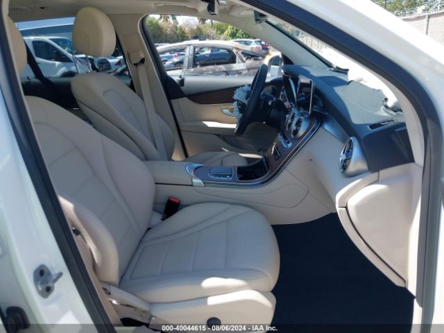 W1N0G8DB4NV388021 Mercedes-Benz Glc 300 Suv