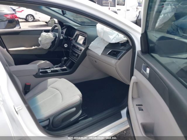 5NPE24AFXGH329201 Hyundai SONATA SE