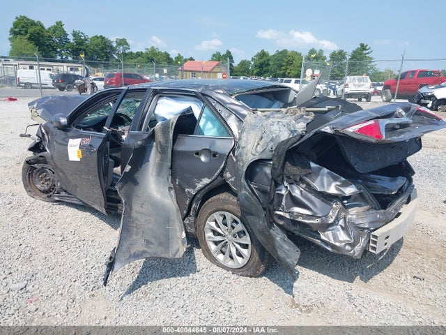 Toyota CAMRY LE 2016 4T4BF1FK7GR575531 Image 3