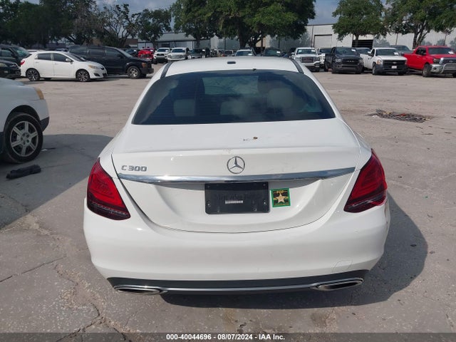 W1KWF8DBXMR646673 Mercedes-Benz C 300 Sedan