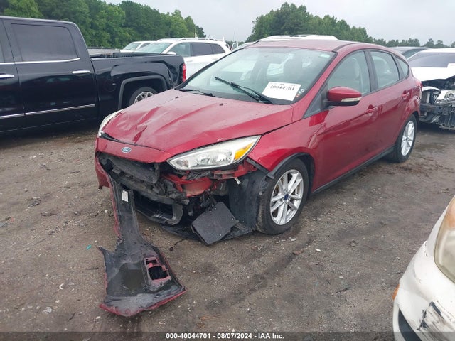 Ford FOCUS SE 2015 1FADP3K25FL318223 Image 2