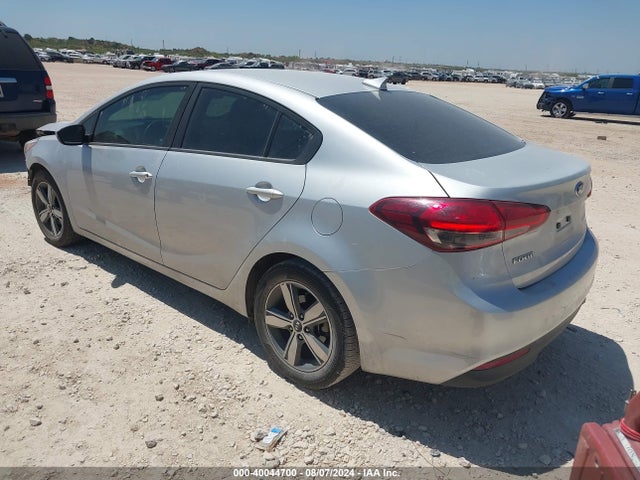 KIA FORTE LX 2018 3KPFL4A76JE259721 Image 3