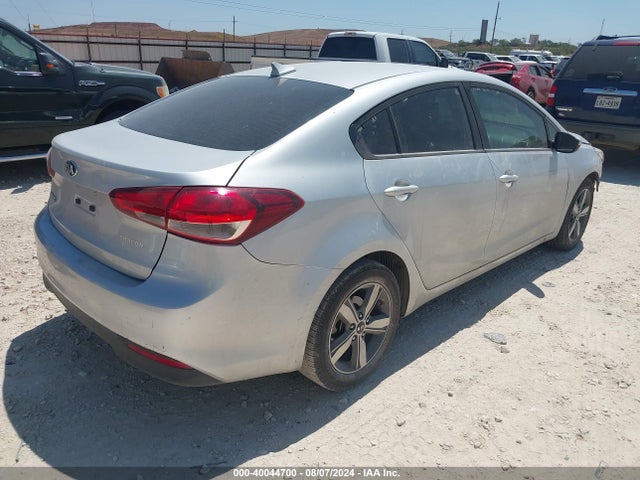 KIA FORTE LX 2018 3KPFL4A76JE259721 Image 4