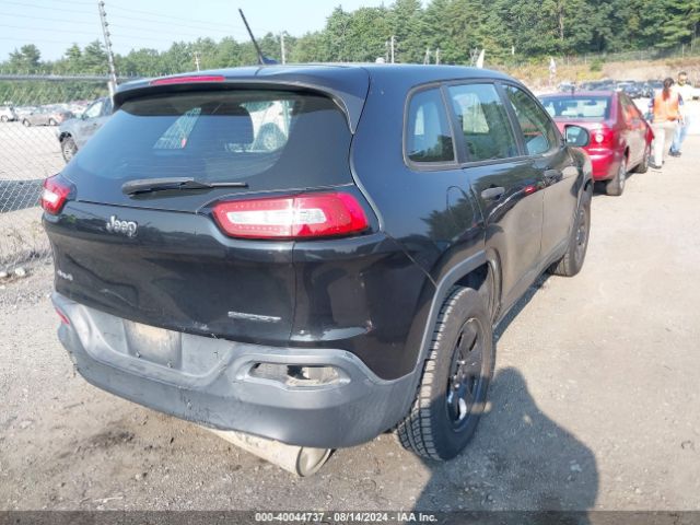 1C4PJMAB8FW666273 Jeep Cherokee Sport