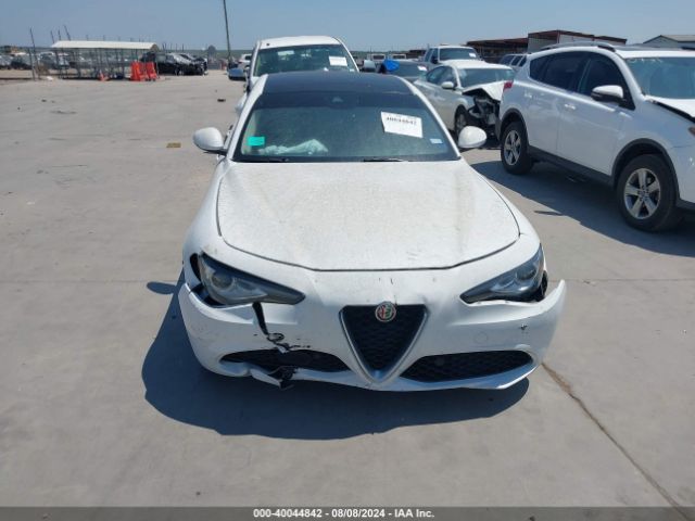 ZARFAECNXJ7593909 Alfa Romeo Giulia Ti Lusso Rwd