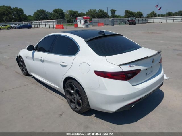 ZARFAECNXJ7593909 Alfa Romeo Giulia Ti Lusso Rwd