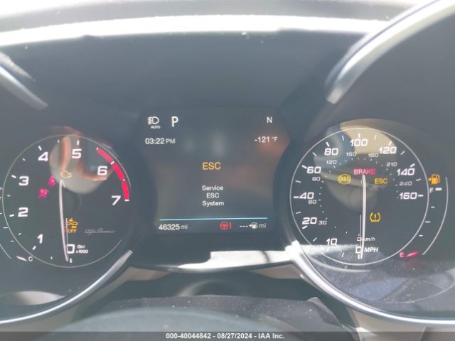 ZARFAECNXJ7593909 Alfa Romeo Giulia Ti Lusso Rwd