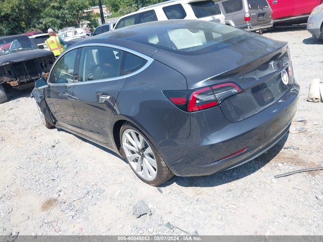 2018 TESLA MODEL 3 5YJ3E1EA3JF024057 Photo 2