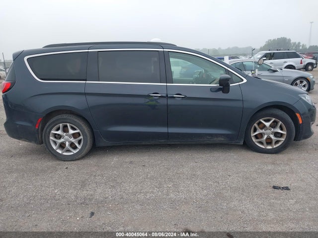 2C4RC1FG6KR702583 Chrysler Pacifica Touring Plus