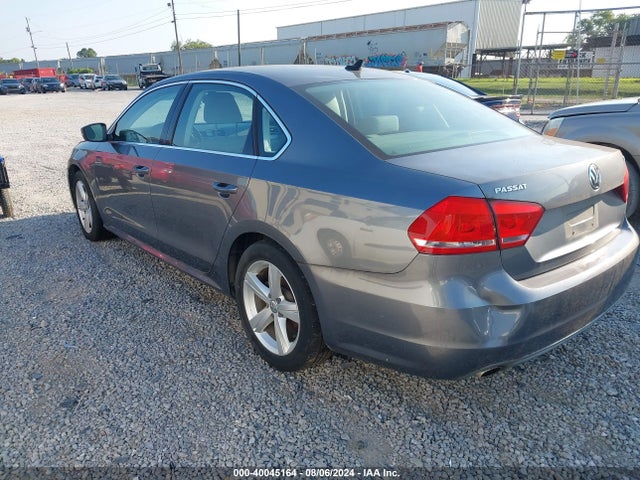 1VWBS7A34EC117202 Volkswagen Passat 1.8t Se