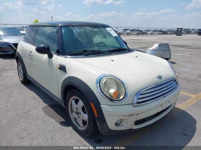 2009 MINI COOPER WMWMF33589TT68833 Photo 0