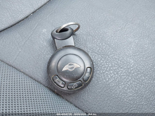2009 MINI COOPER WMWMF33589TT68833 Photo 10
