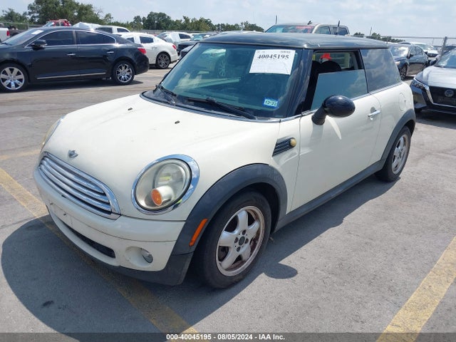 2009 MINI COOPER WMWMF33589TT68833 Photo 1