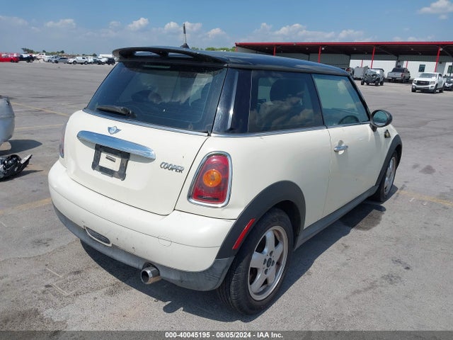 2009 MINI COOPER WMWMF33589TT68833 Photo 3