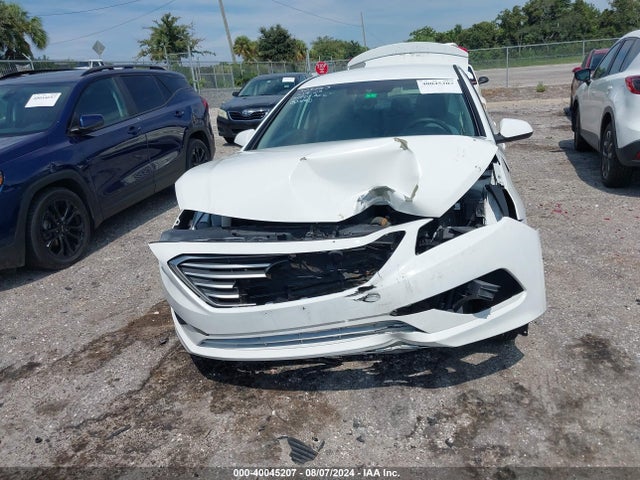 Hyundai SONATA SE 2016 5NPE24AF0GH371750 Image 12