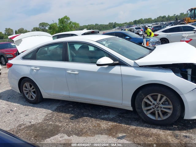 Hyundai SONATA SE 2016 5NPE24AF0GH371750 Image 13