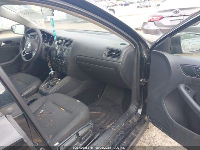 3VW267AJ5GM273429 Volkswagen Jetta 1.4t S